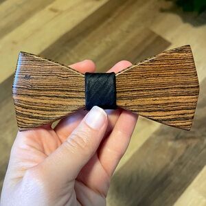 Wooden bow tie